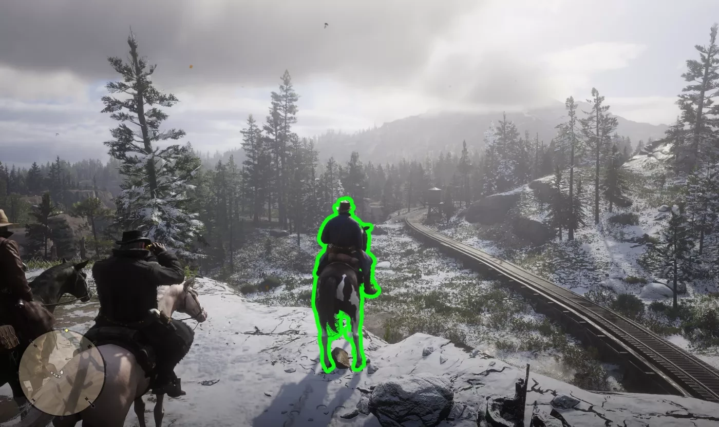 Cavaliers à cheval sur une colline enneigée, forêt de pins et voie ferrée sous ciel gris.